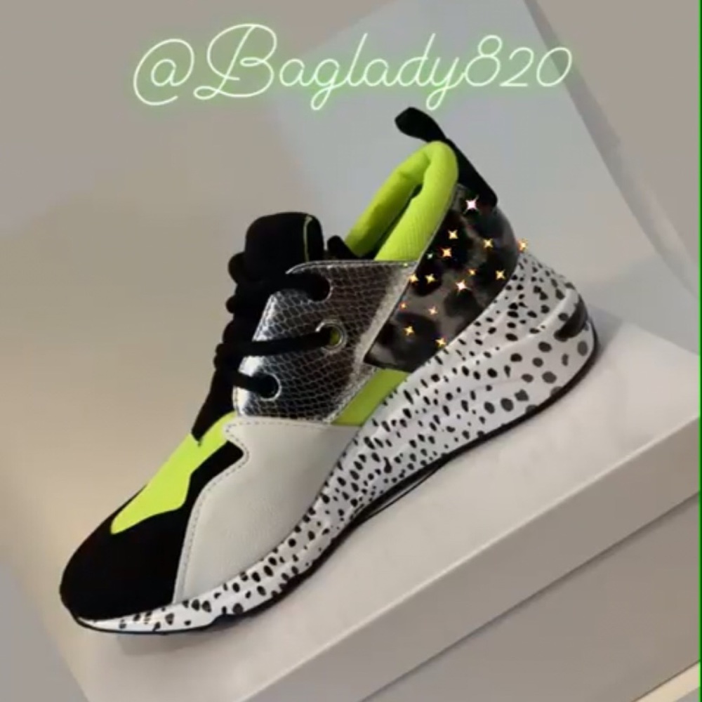 🚫SOLD🚫 Steve Madden (9) Cliff - Picture 2 of 7